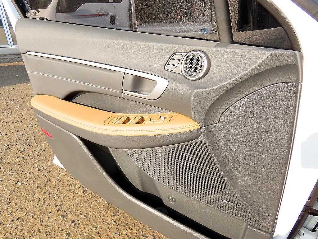 HYUNDAI Sonata - Vista 11