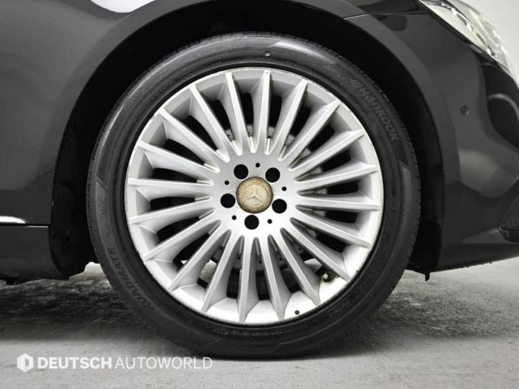 Mercedes Benz S Class - Vista 5