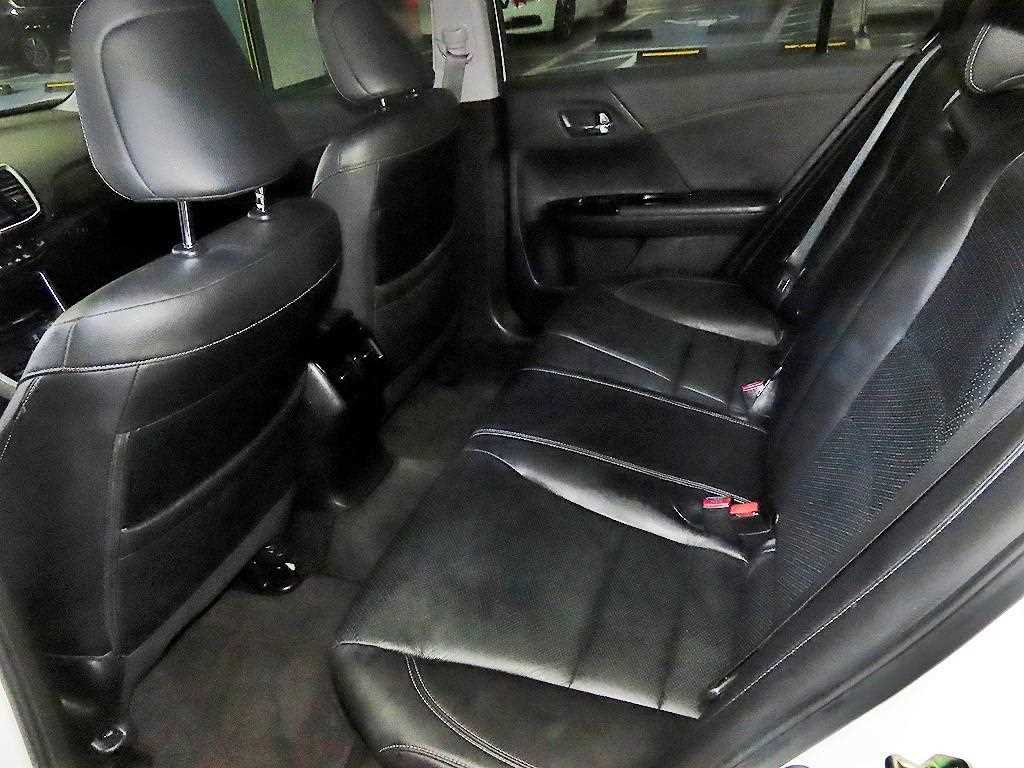 Honda Accord - Vista 7