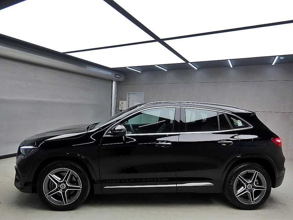 Mercedes Benz GLA Class - Vista 4