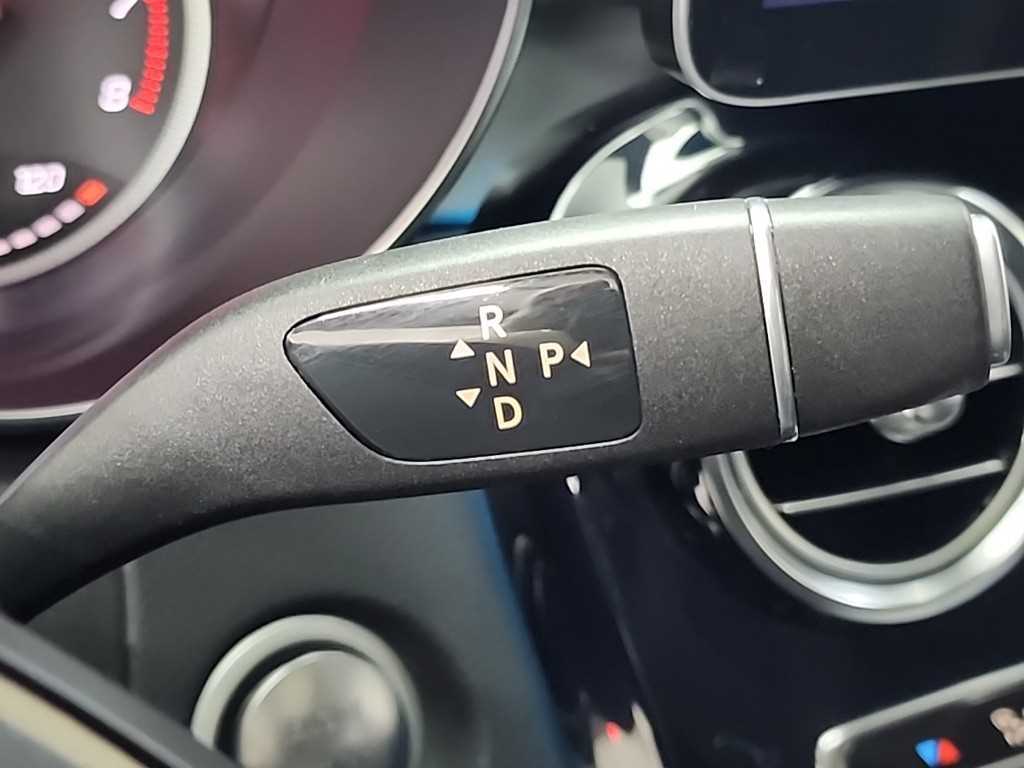 Mercedes Benz GLC Class - Vista 8