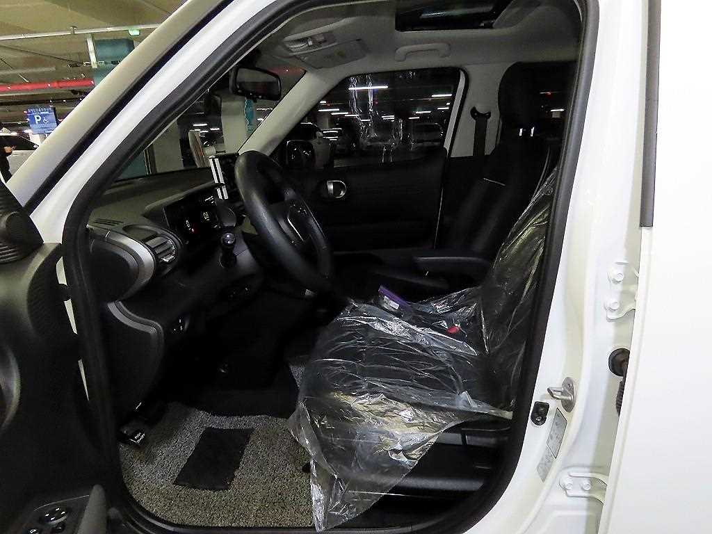 HYUNDAI Casper - Vista 6