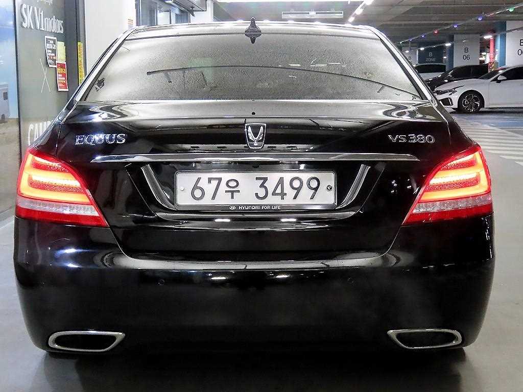 HYUNDAI Equus - Vista 5