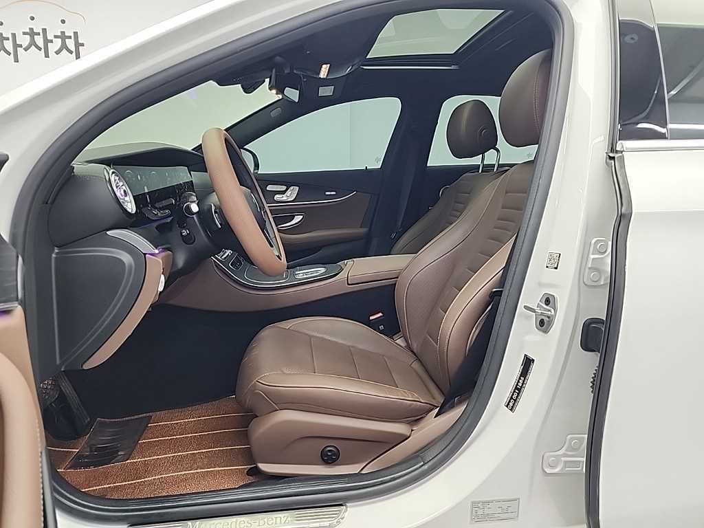 Mercedes Benz E class - Vista 11