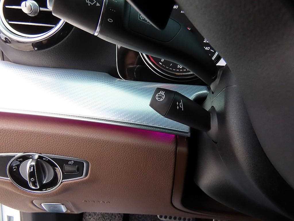 Mercedes Benz E class - Vista 12