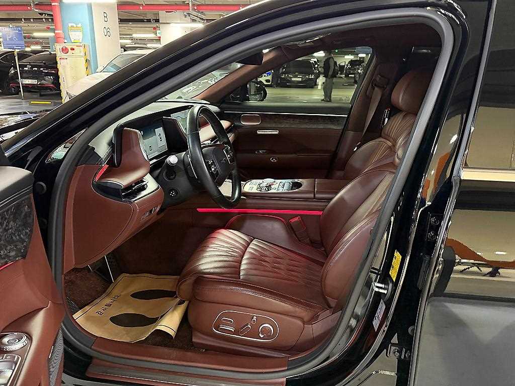 Genesis G90 - Vista 7