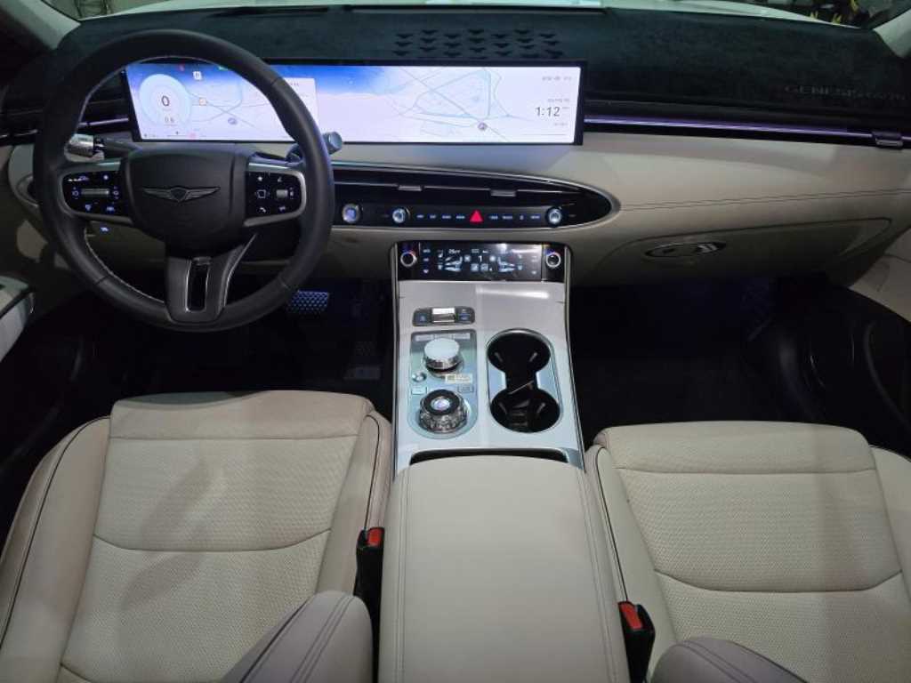 Genesis GV70 - Vista 7