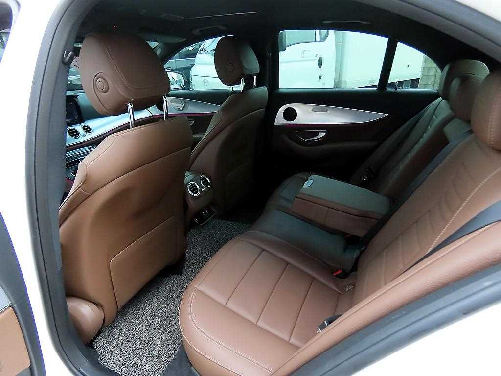 Mercedes Benz E class - Vista 6