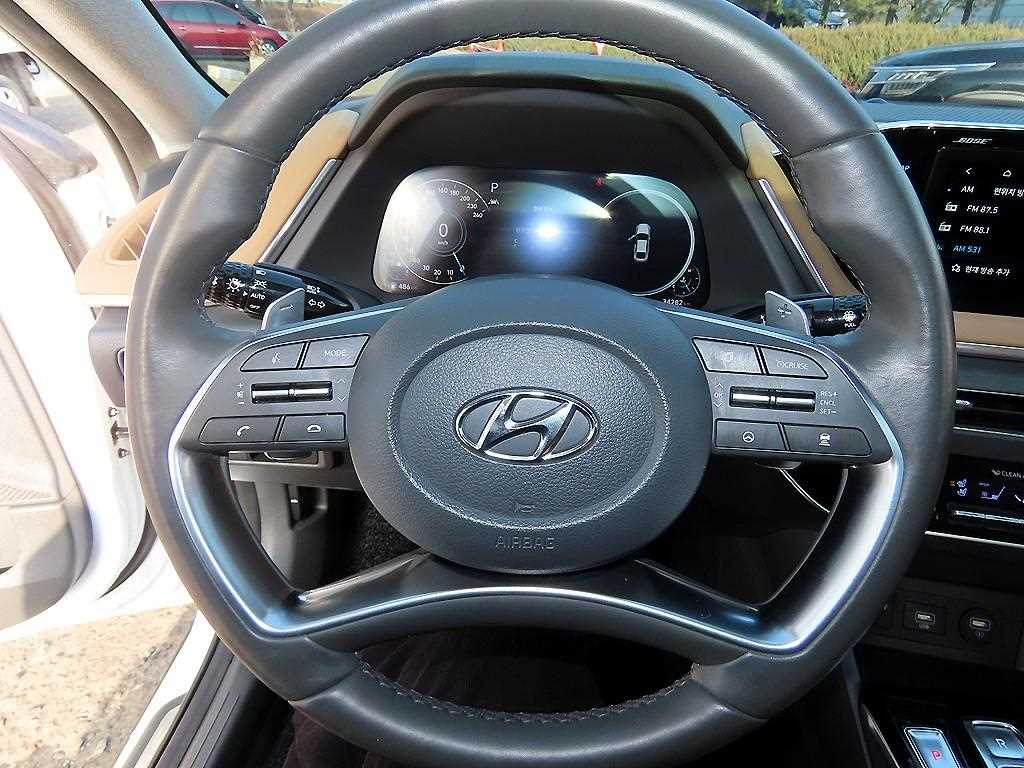 HYUNDAI Sonata - Vista 8