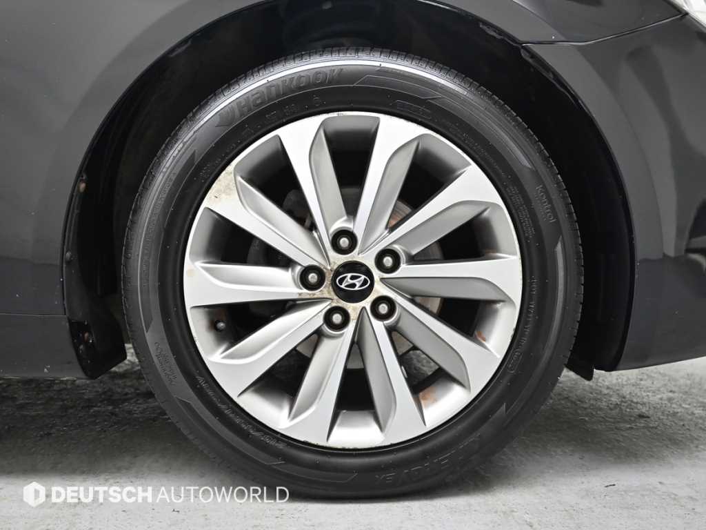 HYUNDAI Sonata - Vista 5