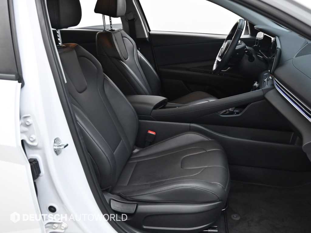 HYUNDAI Avante - Vista 10