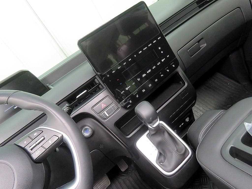 HYUNDAI Staria - Vista 12