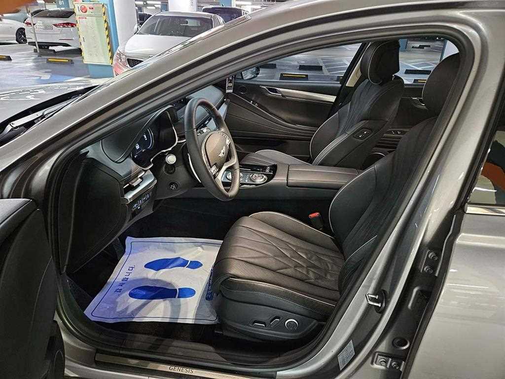 Genesis G80 - Vista 6