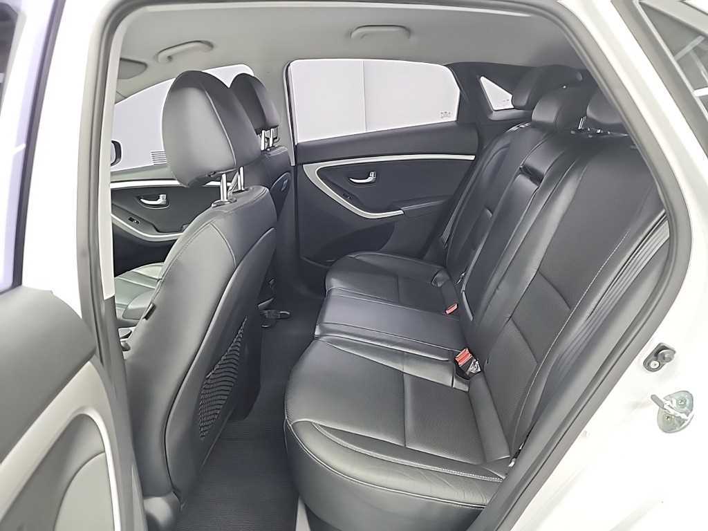 HYUNDAI i30 - Vista 12