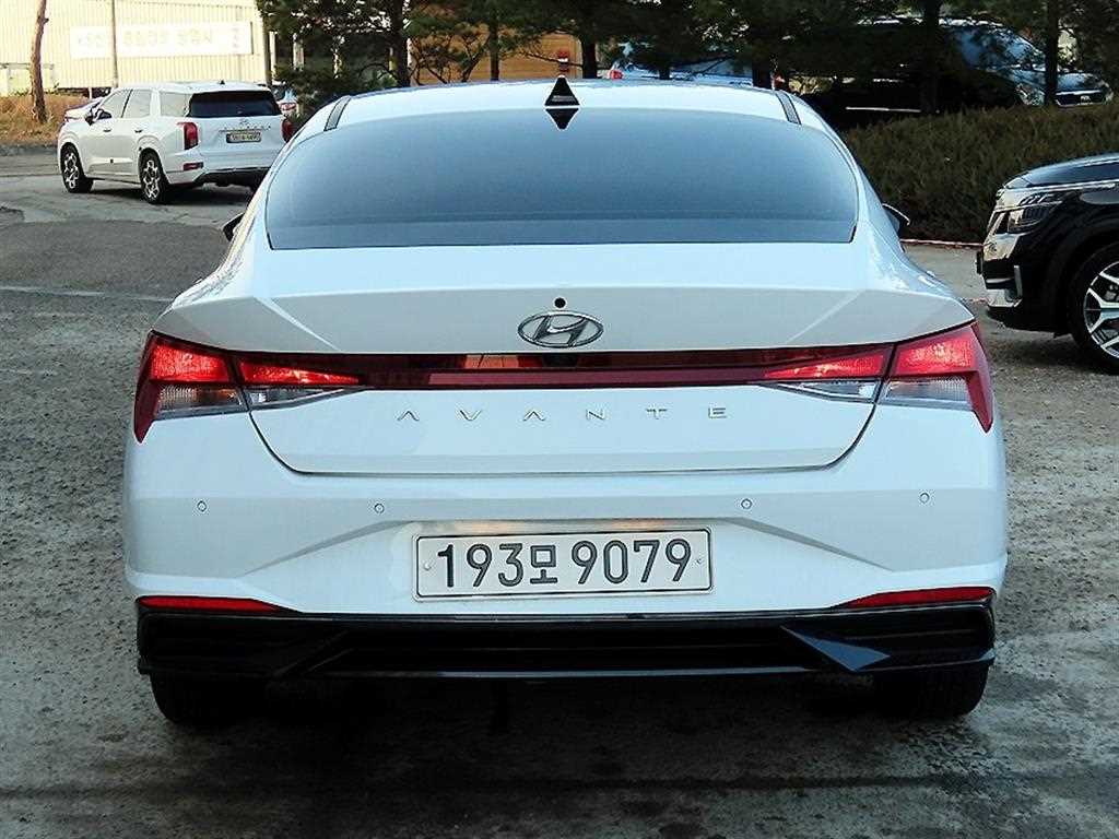 HYUNDAI Avante - Vista 4