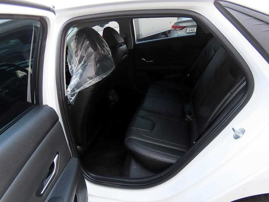 HYUNDAI Avante - Vista 6