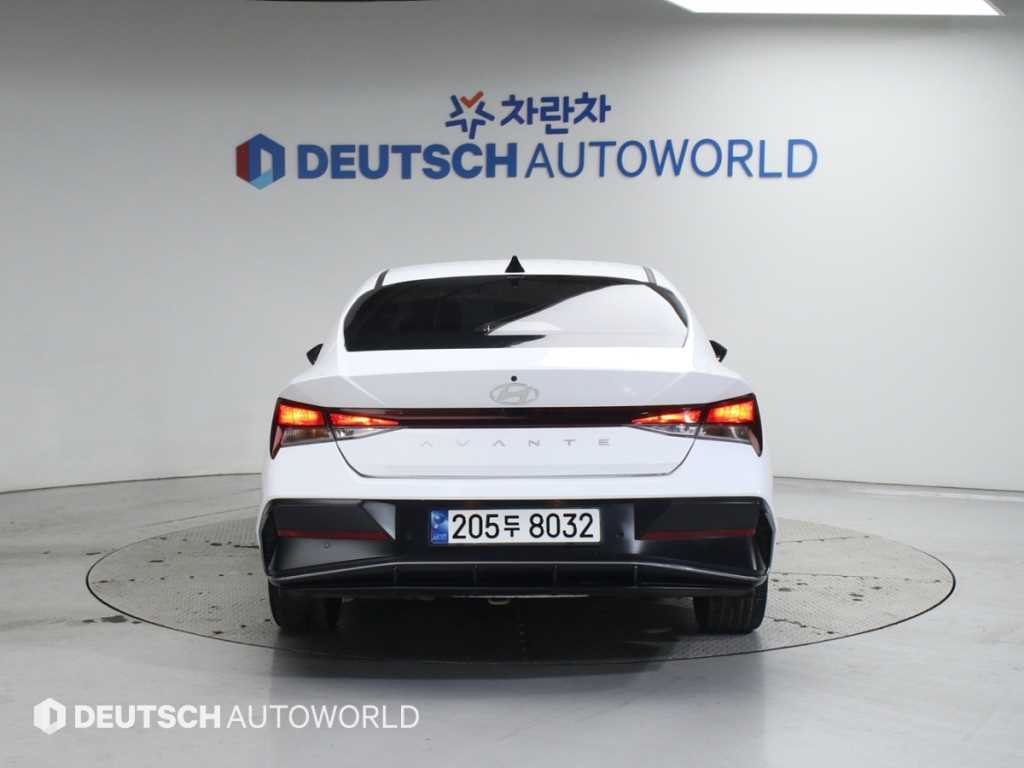 HYUNDAI Avante - Vista 4