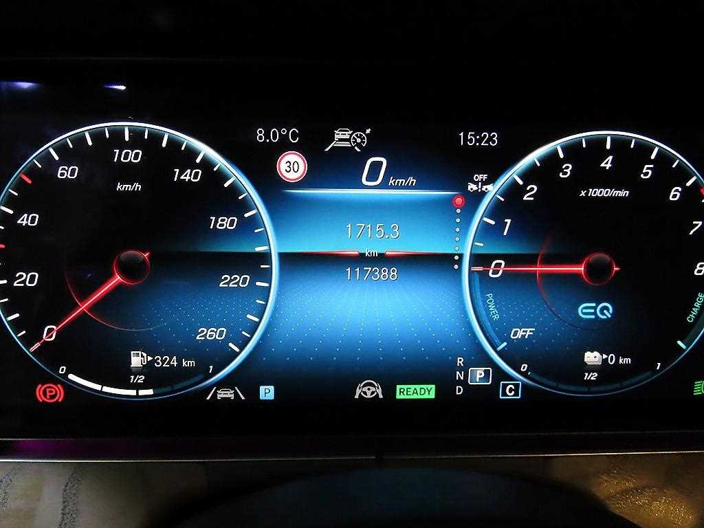 Mercedes Benz E class - Vista 9