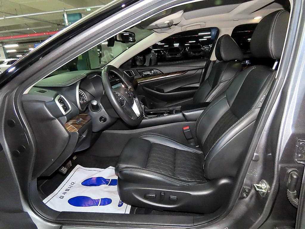 Nissan Maxima - Vista 6