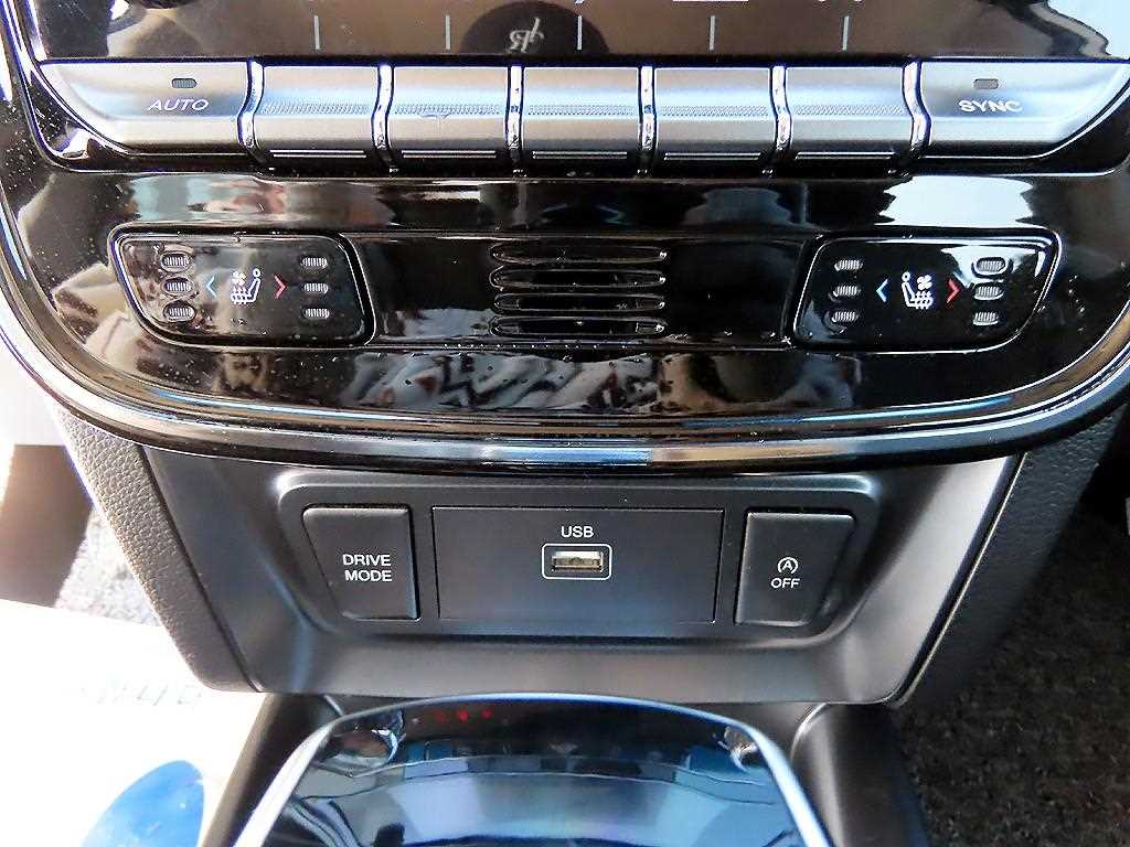 Ssangyong Tivoli 2023 Blanco - Importación desde Corea - HF Imports Iquique - Foto 13