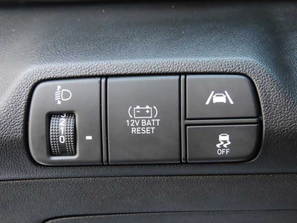 HYUNDAI Avante - Vista 11