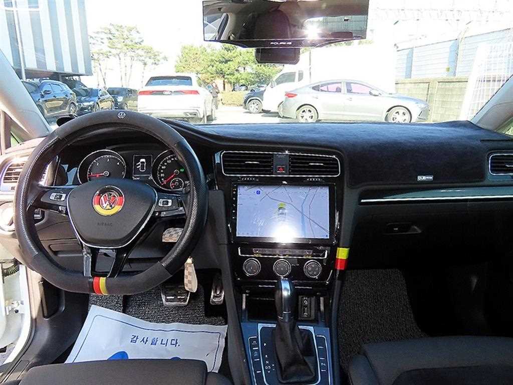 Volkswagen Golf - Vista 7