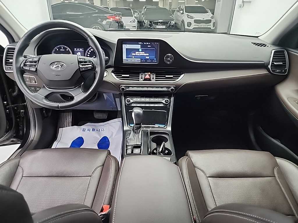 HYUNDAI Grandeur - Vista 7