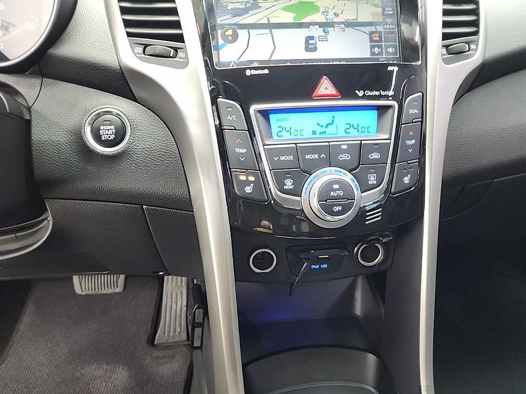 HYUNDAI i30 - Vista 10