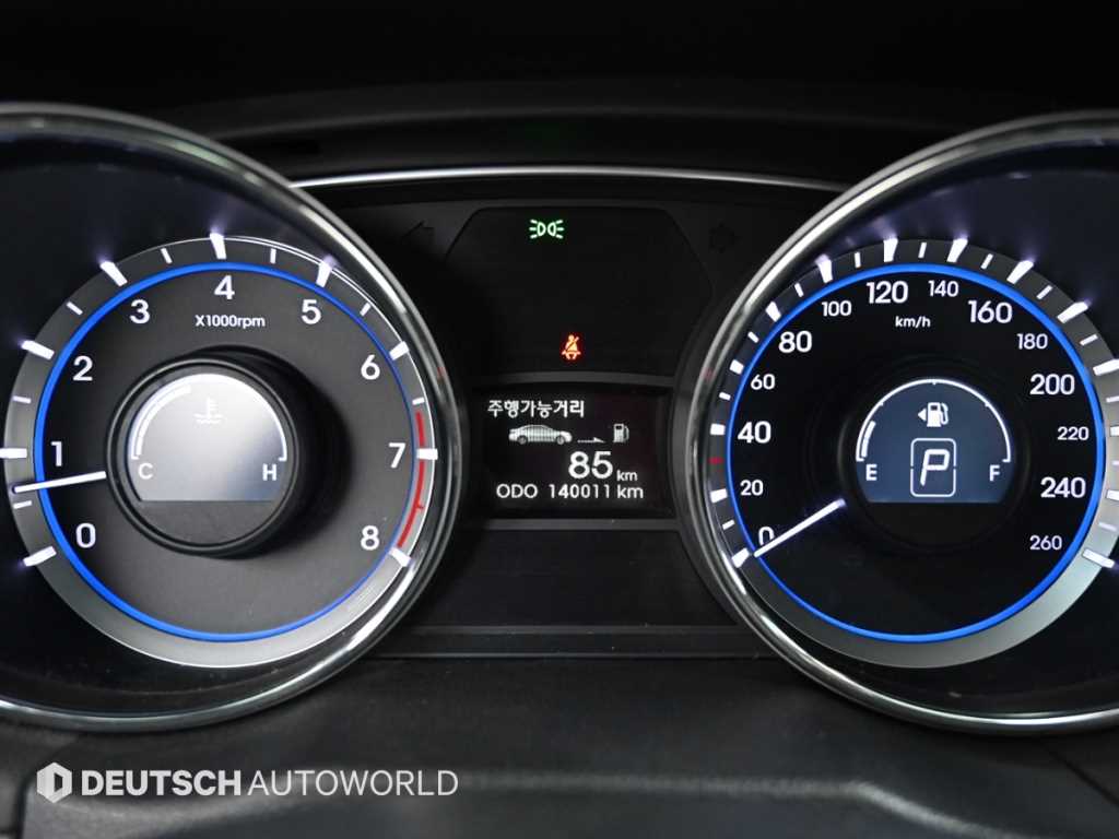 HYUNDAI Sonata - Vista 8