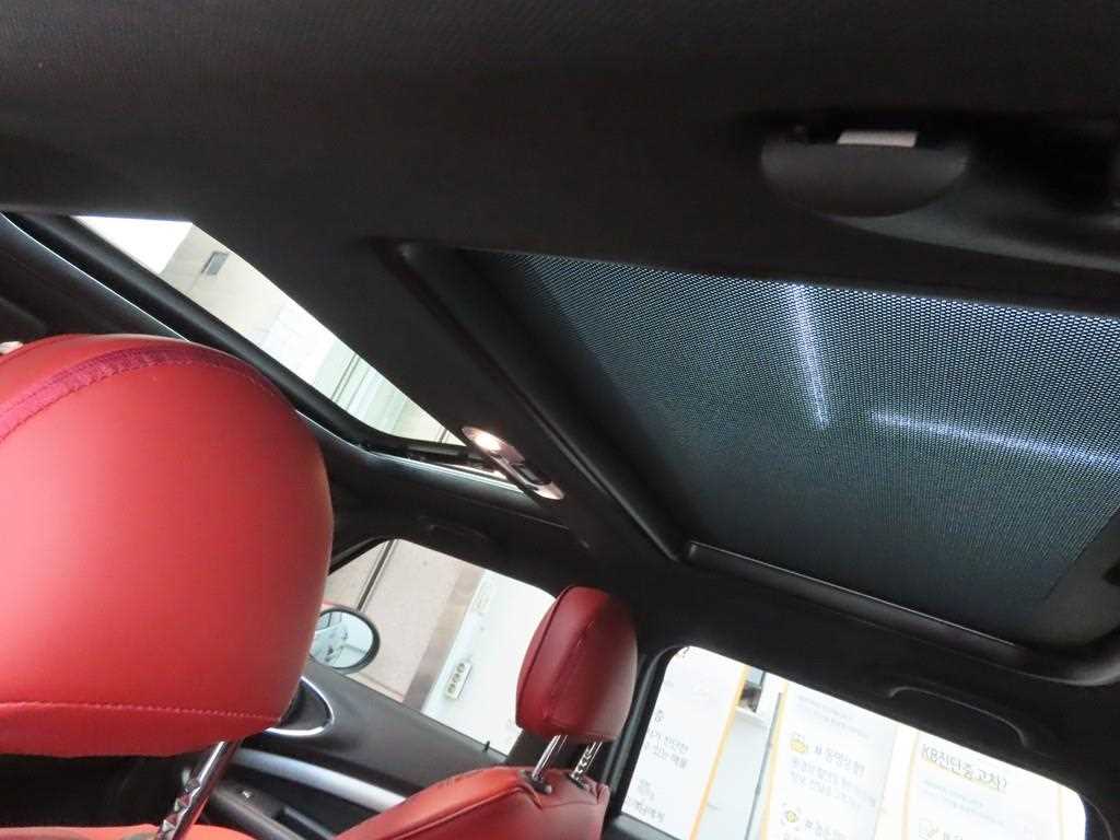 Mini Clubman 2023 Negro - Importación desde Corea - HF Imports Iquique - Foto 18