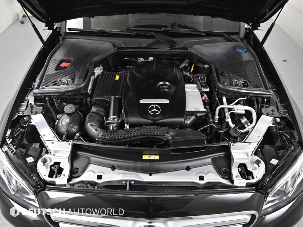 Mercedes Benz E class - Vista 6