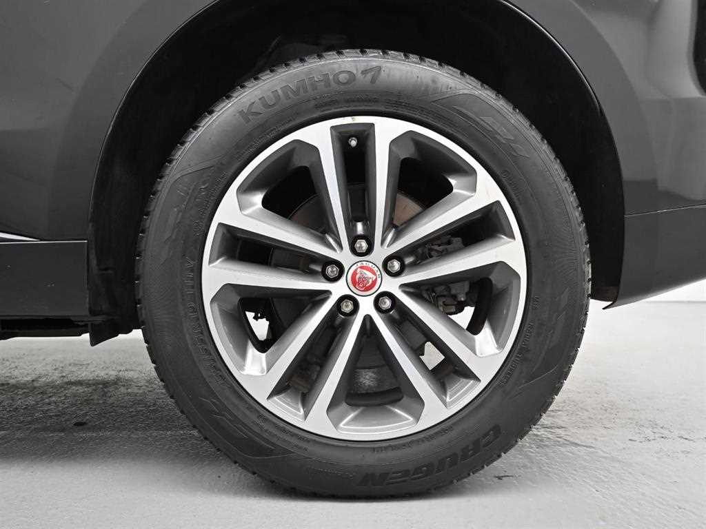 Jaguar F-PACE - Vista 5