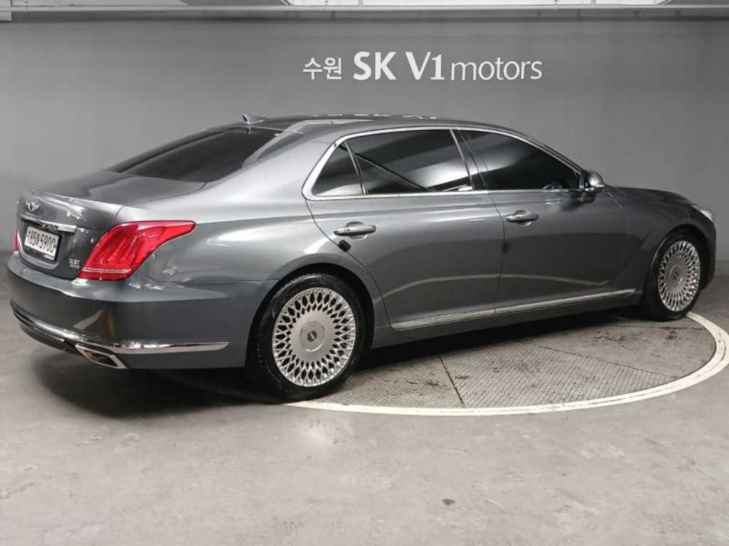 Genesis EQ900 - Vista 4