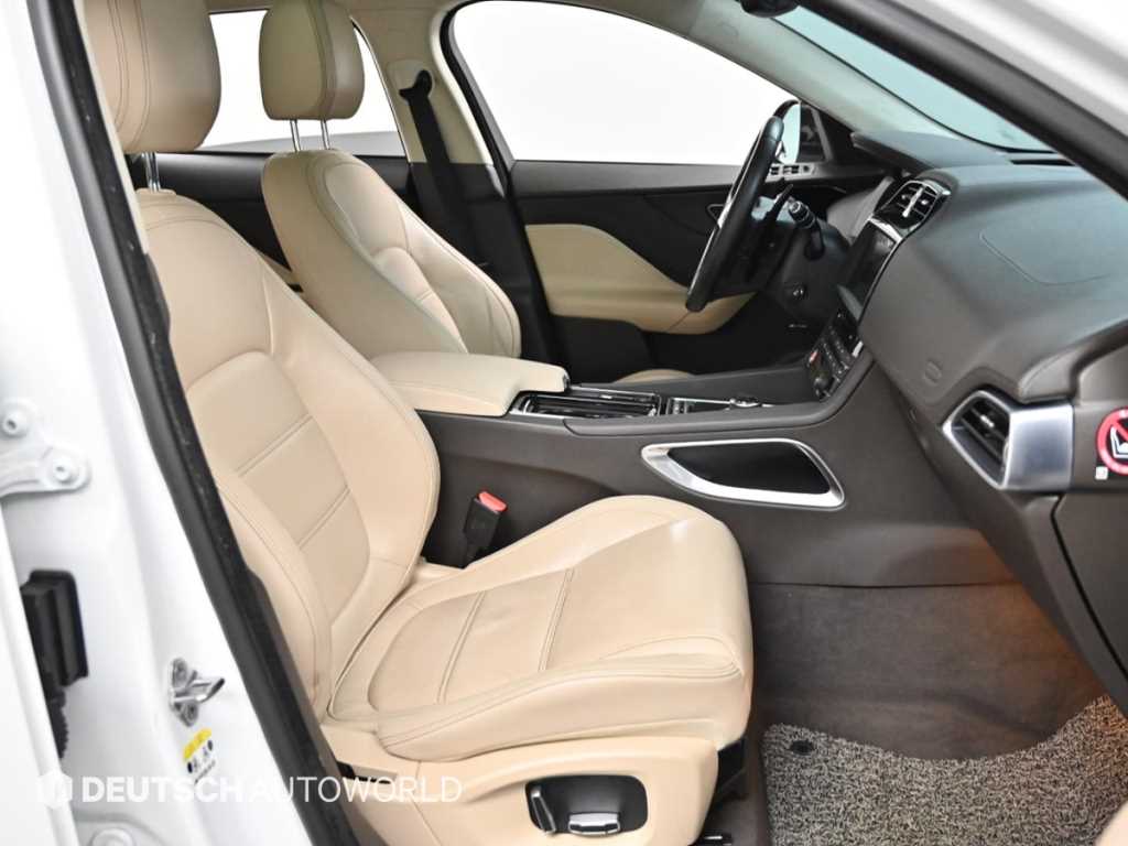 Jaguar F-PACE - Vista 10