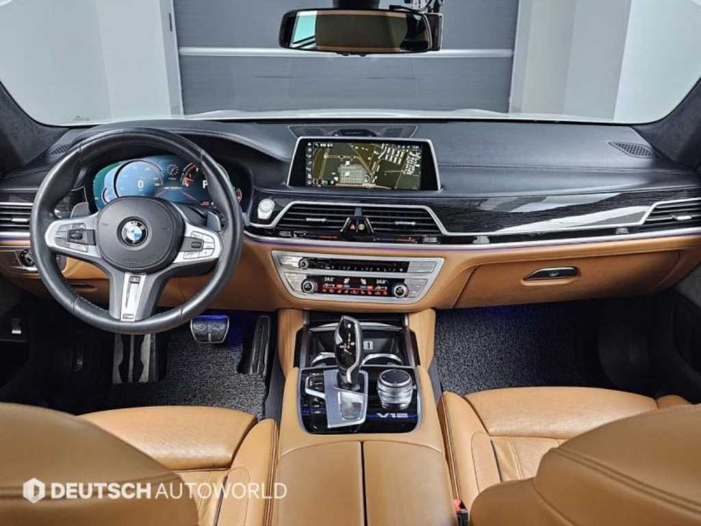 BMW 7 Series - Vista 8