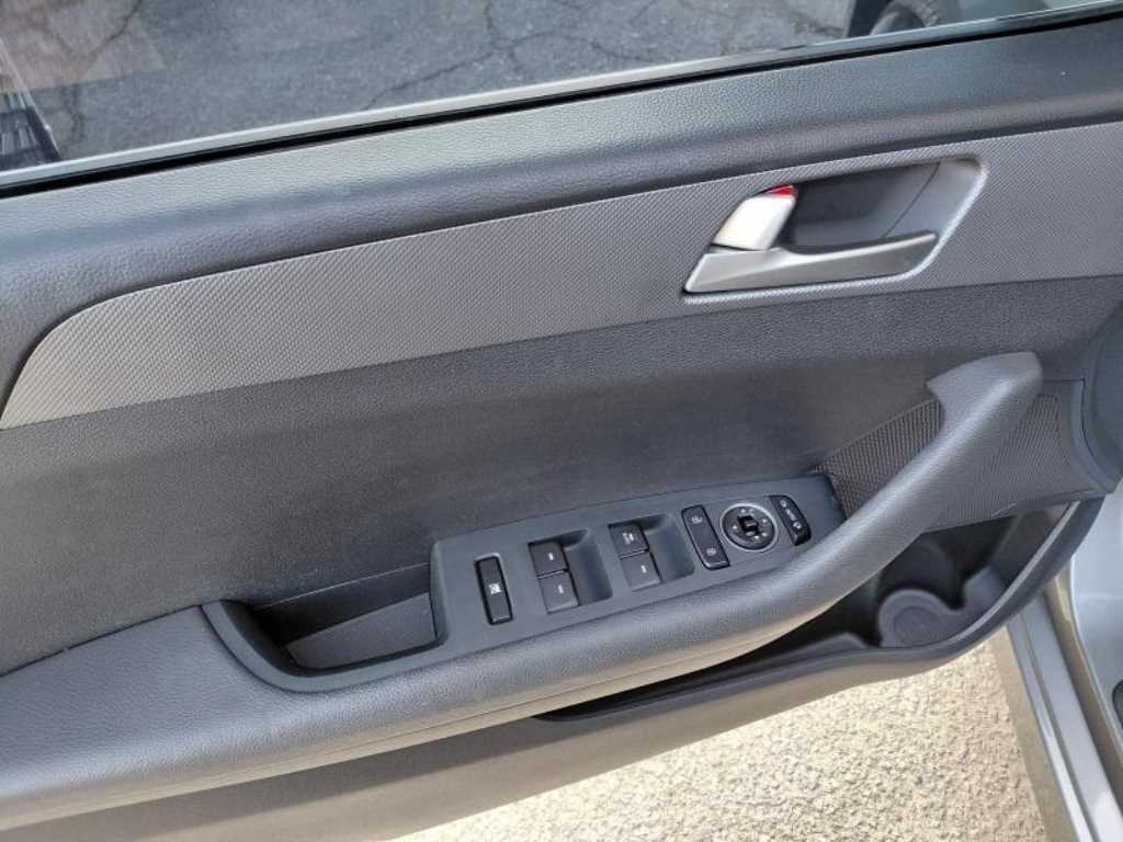 HYUNDAI Sonata - Vista 11