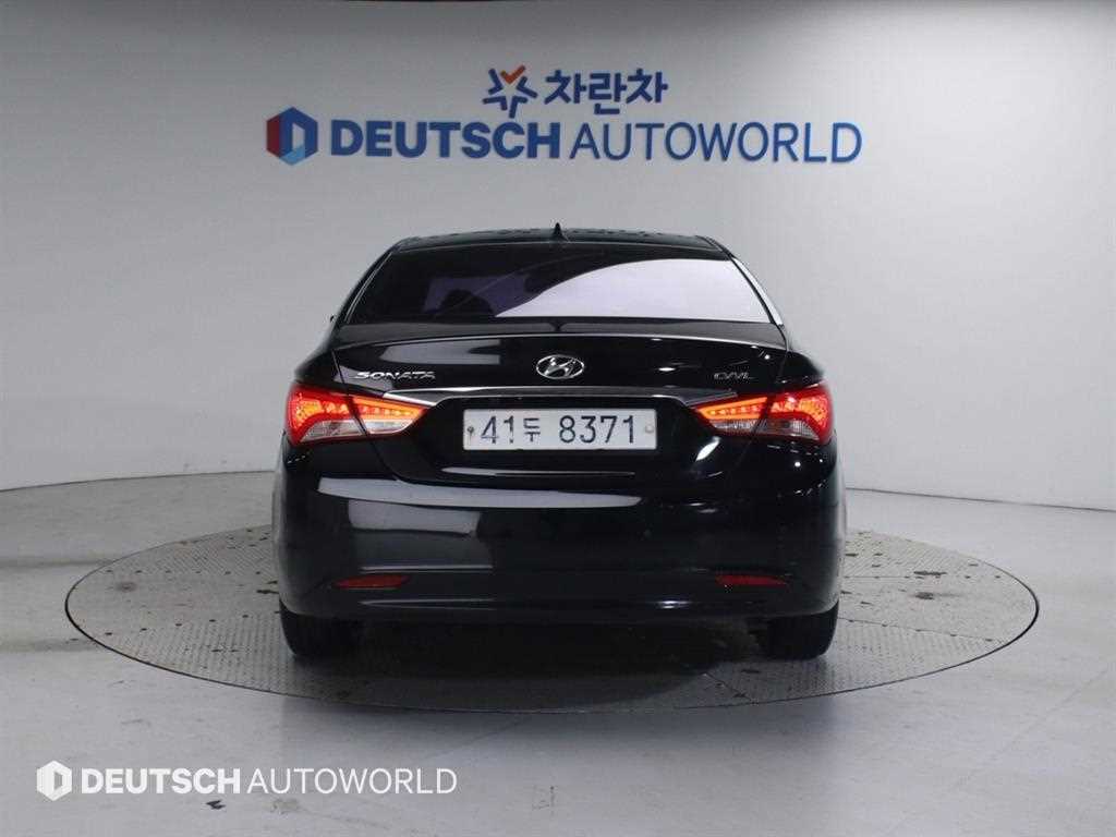 HYUNDAI Sonata - Vista 4