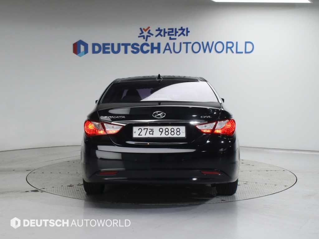 HYUNDAI Sonata - Vista 4