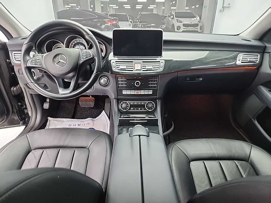 Mercedes Benz CLS Class - Vista 7