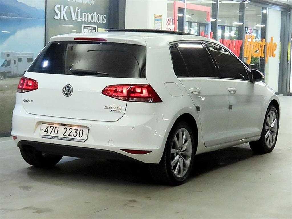 Volkswagen Golf - Vista 4