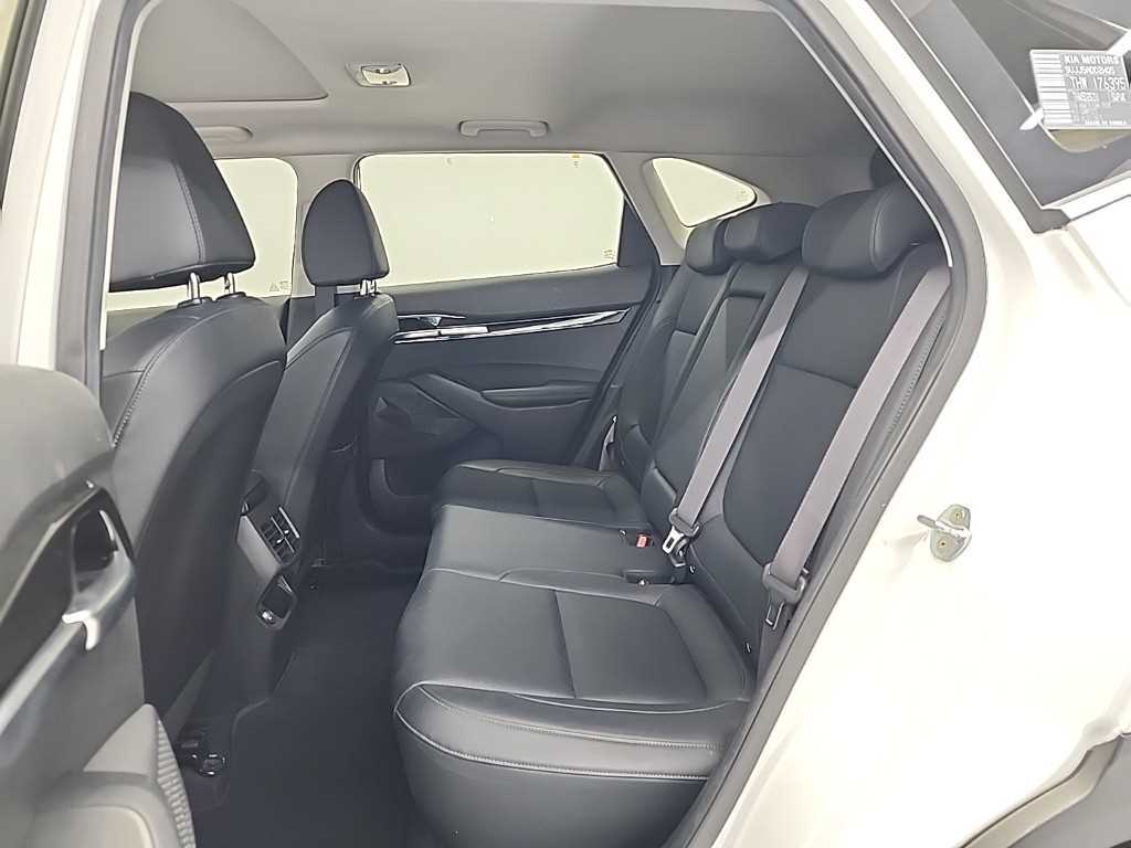 KIA Seltos - Vista 12