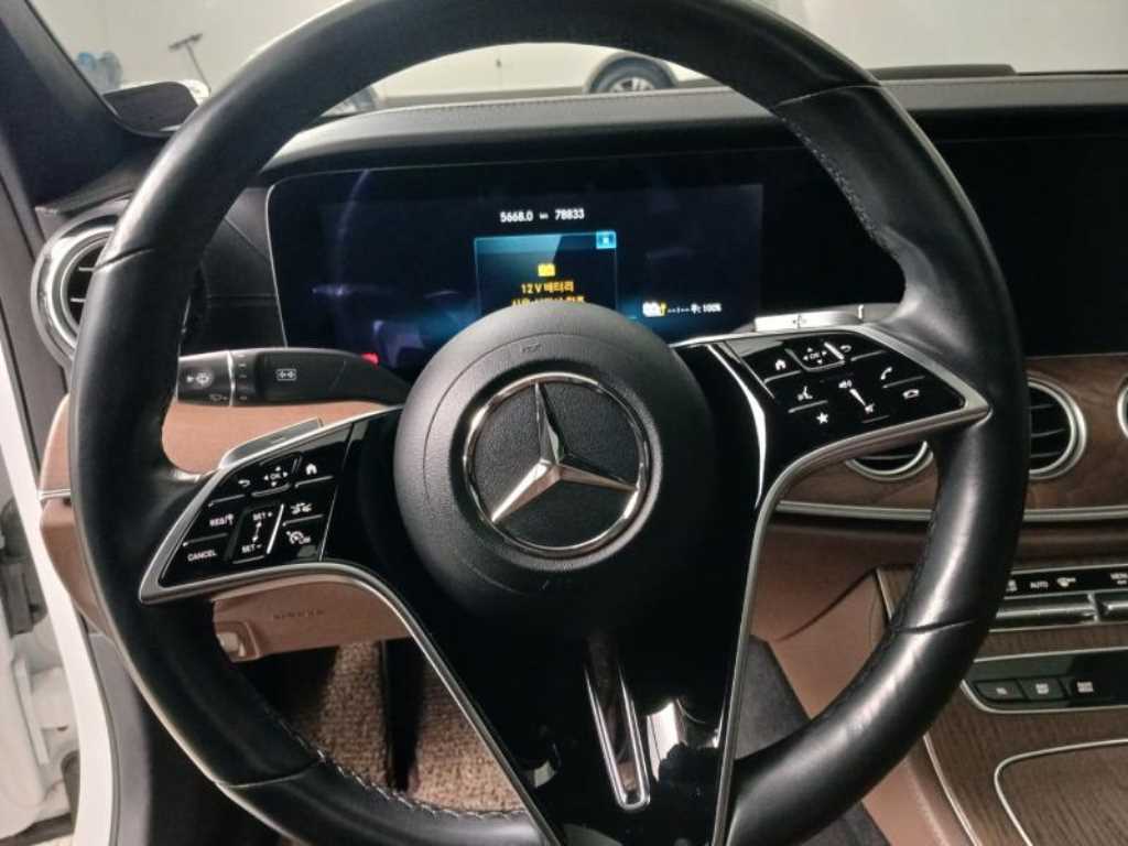 Mercedes Benz E class - Vista 11