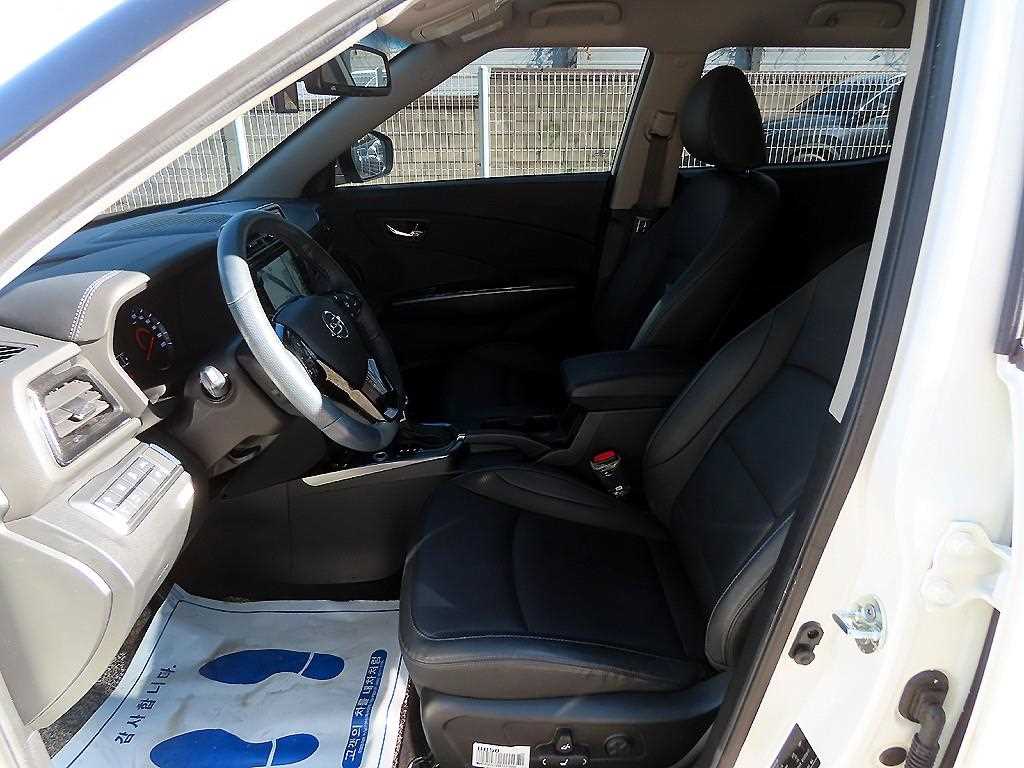 Ssangyong Tivoli - Vista 5