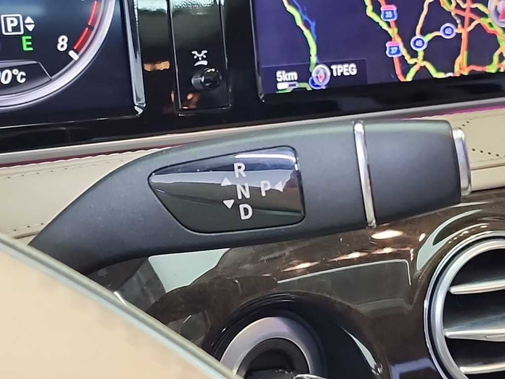 Mercedes Benz S Class - Vista 8