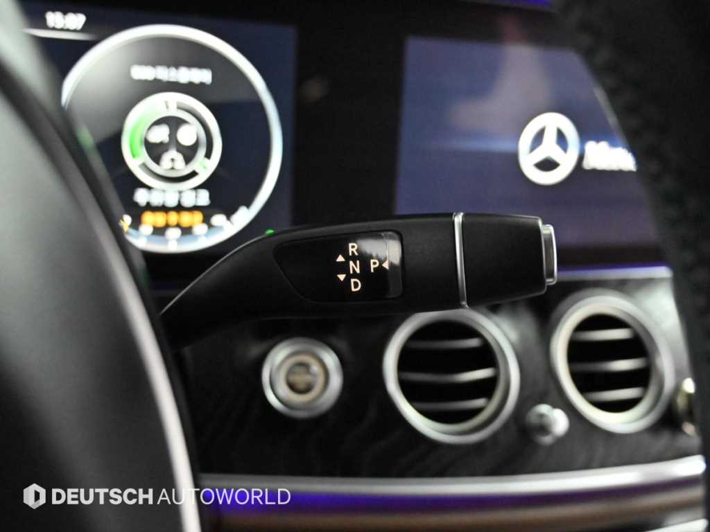 Mercedes Benz E class - Vista 9