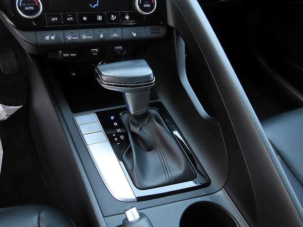 HYUNDAI Avante - Vista 10