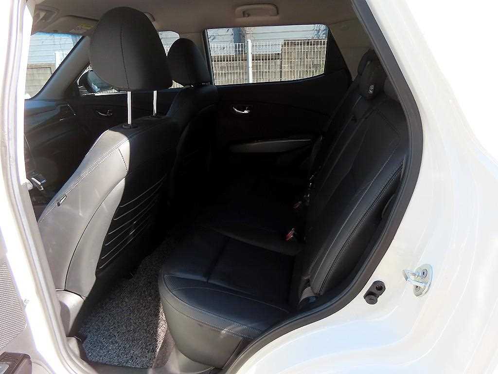 Ssangyong Tivoli - Vista 6