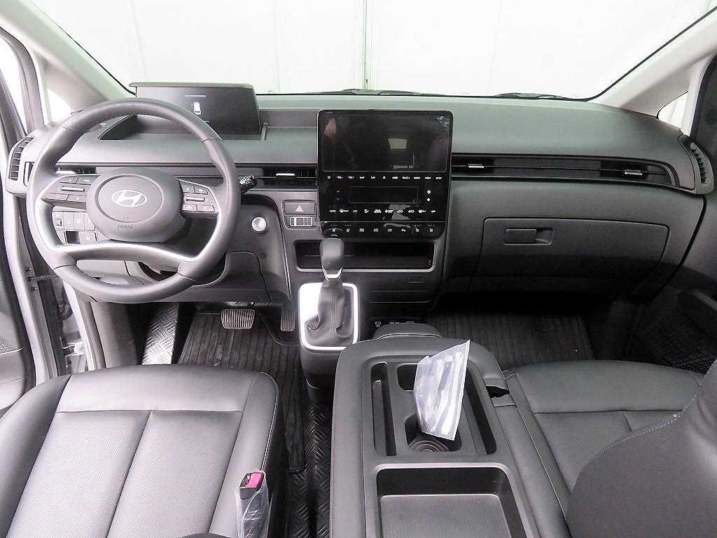 HYUNDAI Staria - Vista 9