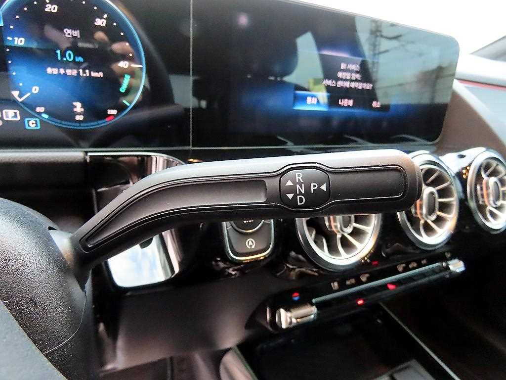 Mercedes Benz GLA Class - Vista 10