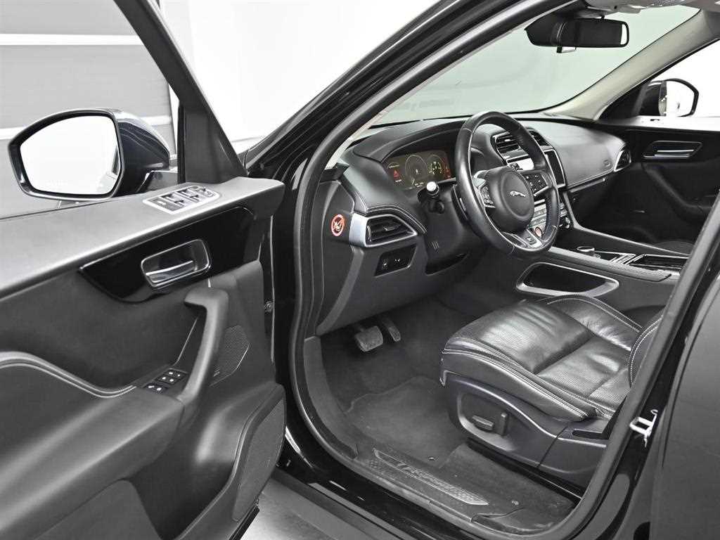 Jaguar F-PACE - Vista 10